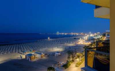 Rimini h. Crown*** - obóz Chill out Zone - wylot z Warszawy Hotel Crown***, 8 dni 14-18 lat